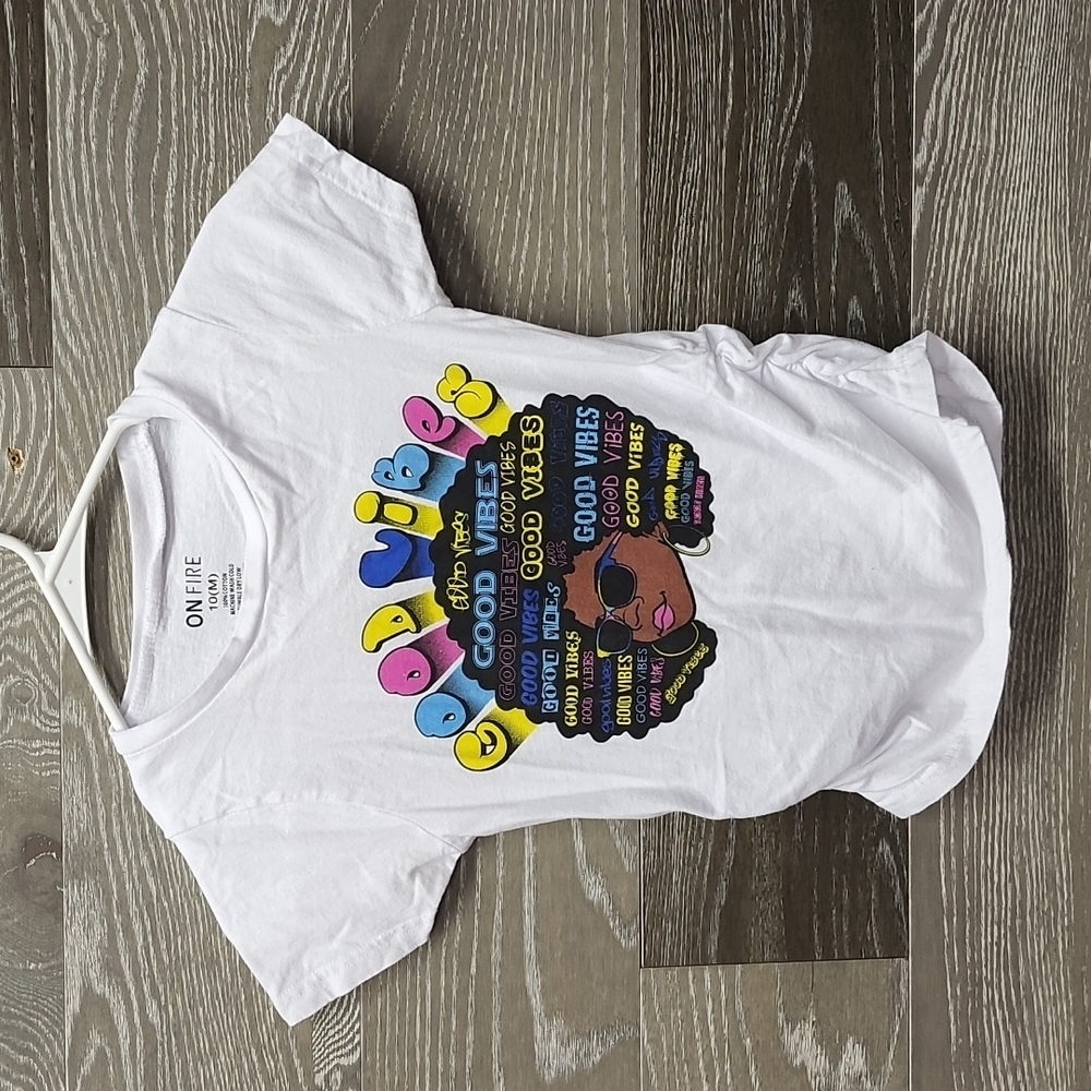 On Fire 100% cotton Good vibes vibrant tee size 10 medium
